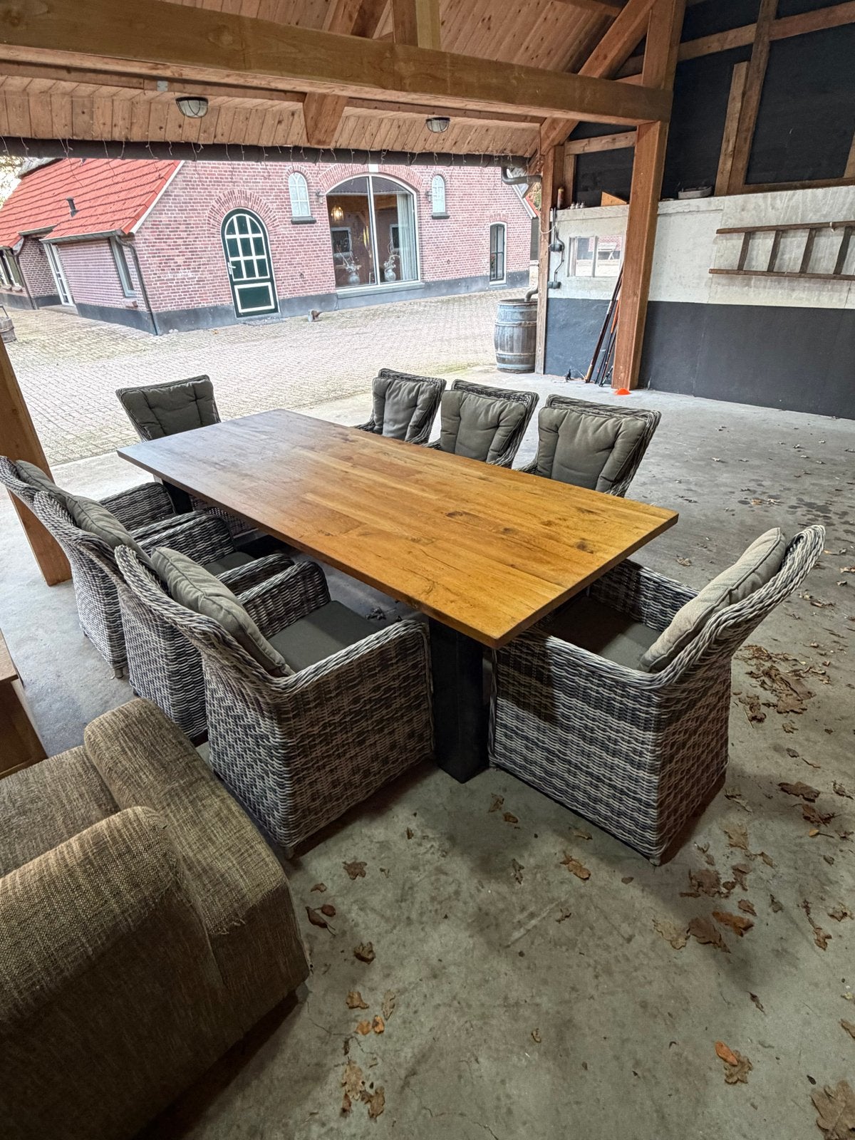 Eikenhouten eettafel met 8 wicker stoelen, Ophalen, Gebruikt, Eikenhout, 200 cm of meer