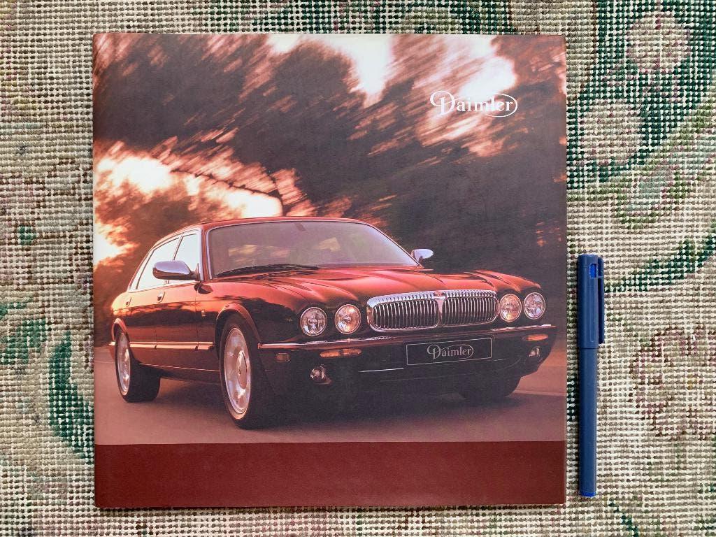 Nederlandse brochure Daimler V8 hardcover 2001 zgan!, Ophalen of Verzenden, Zo goed als nieuw, Overige merken, Daimler