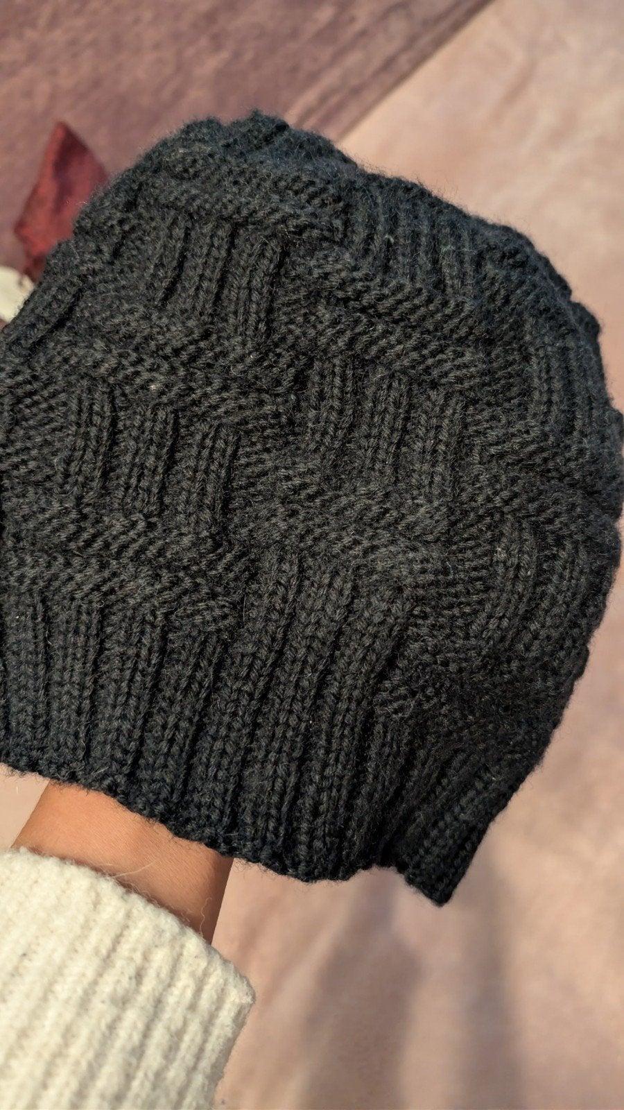 Zwarte wollen muts met patroon, Kleding | Dames, Mutsen, Sjaals en Handschoenen, Onbekend, Ophalen of Verzenden, Zo goed als nieuw