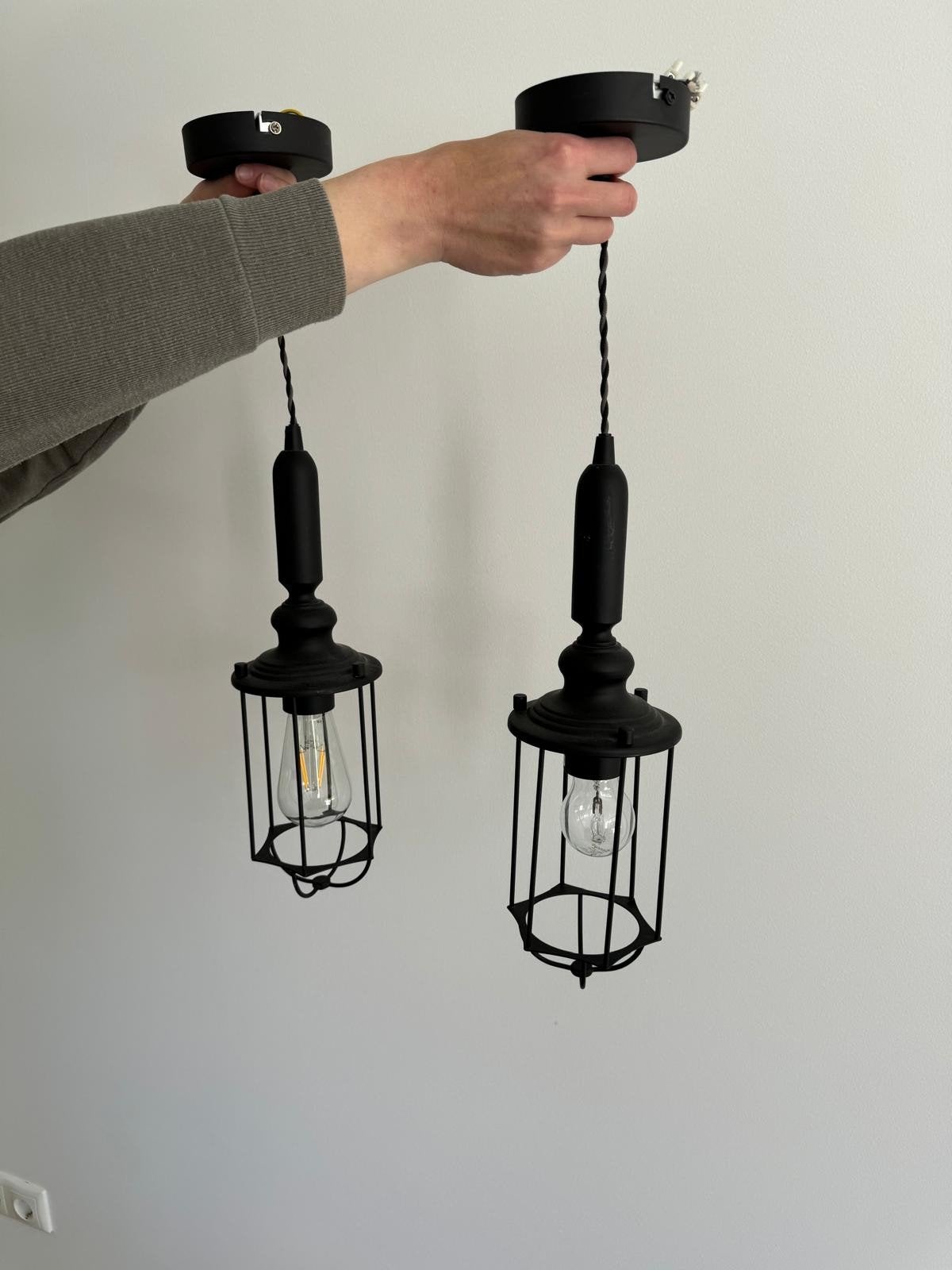 2x Karwei Hanglamp Stan zwart - Stoere industriële stijl, Zo goed als nieuw, Metaal, Industrieel, E27 (groot)