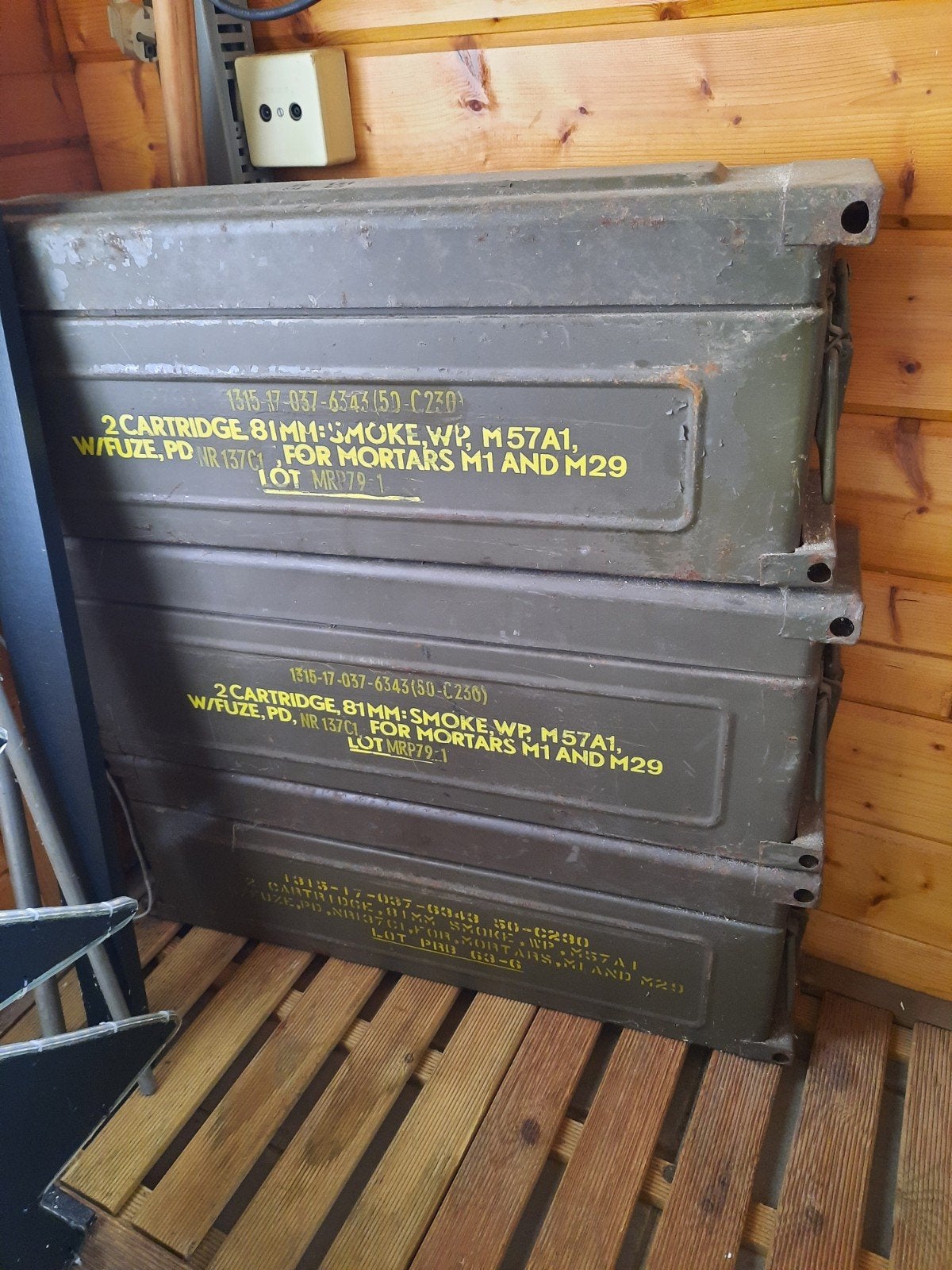 Munitie kist 4 st voor 45 euro 81mm SMOKE WP M57A1 Mortar, Ophalen, Landmacht, Nederland, Overige typen