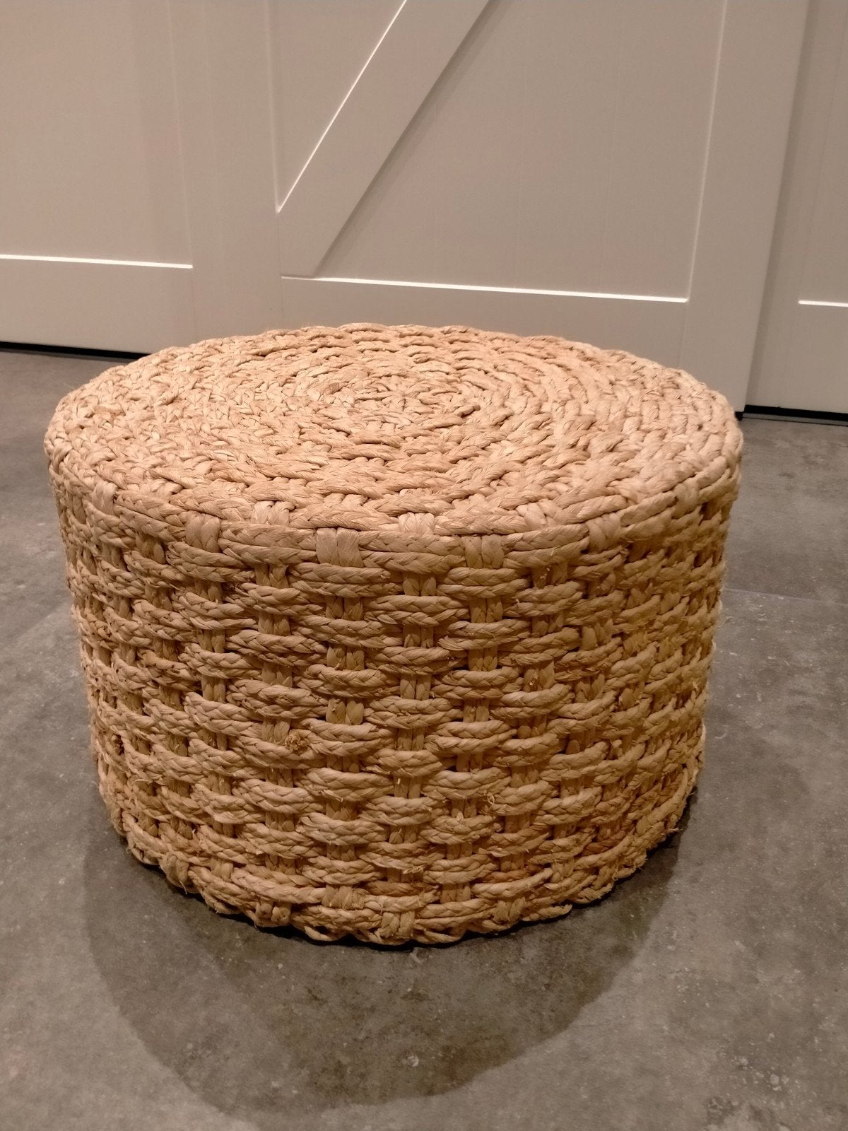 Rotan poef / bijzettafel, Huis en Inrichting, Minder dan 50 cm, Rond, Zo goed als nieuw, Riet of Rotan