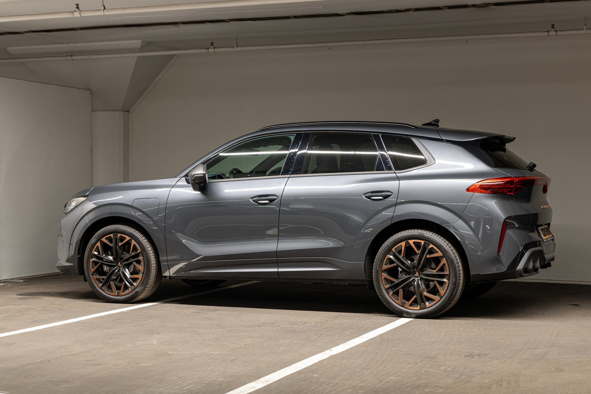 CUPRA Terramar 1.5 TSI e-Hybrid Business, Auto's, 1798 kg, Alcantara, Bedrijf, Hybride Elektrisch/Benzine