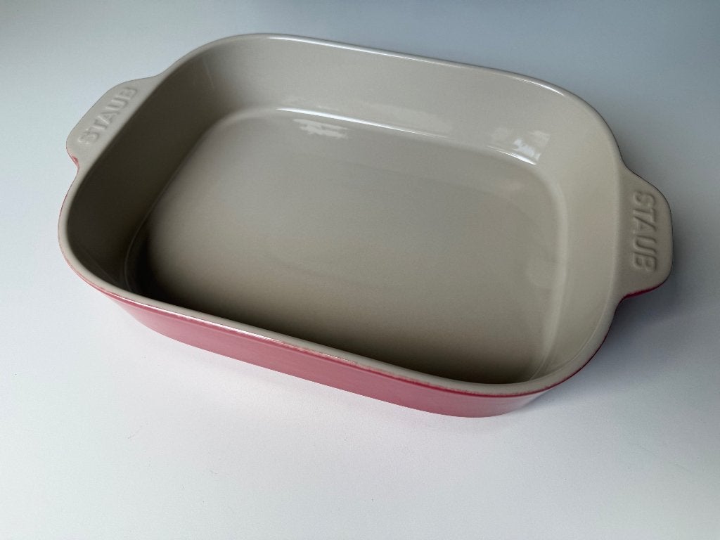 Staub keramische ovenschaal (rood, 34x26 cm), Ophalen of Verzenden, Zo goed als nieuw, Overige materialen, Overige typen