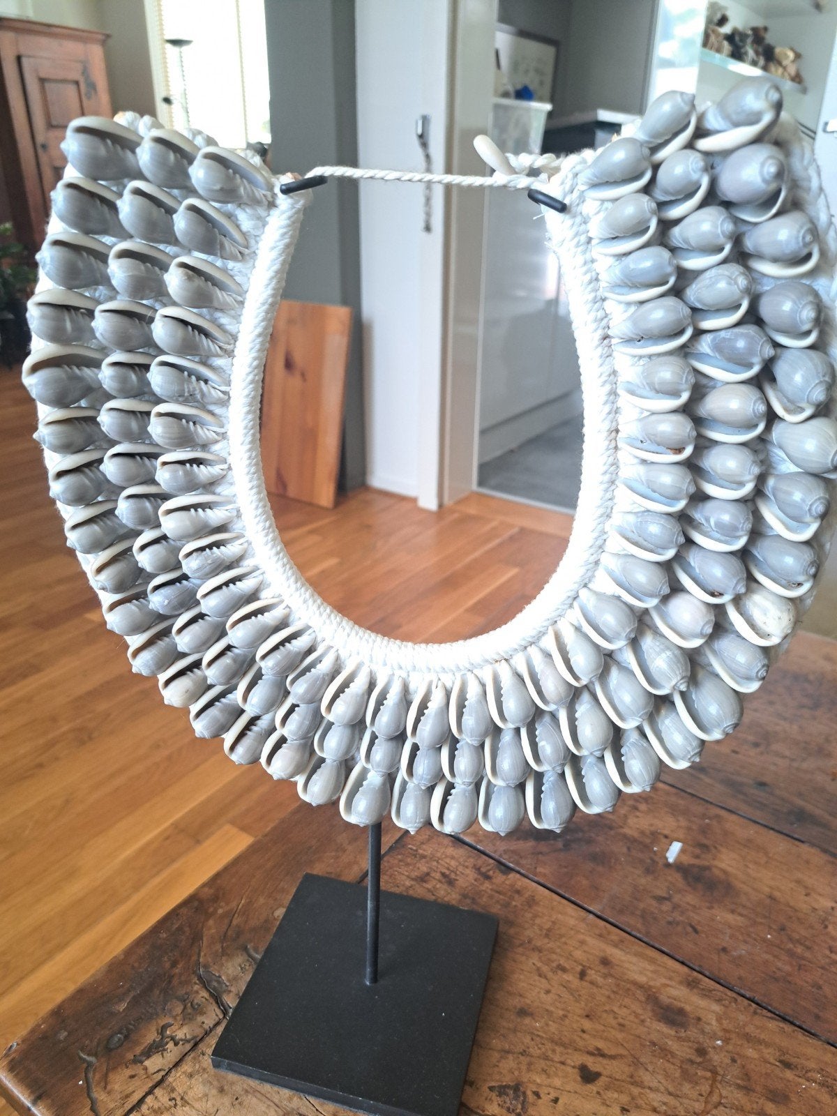 Balinese Schelpenketting op standaard, Huis en Inrichting, Ophalen