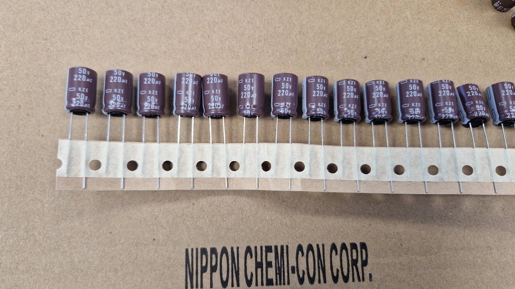 Dozen Nippon Chemi-con Elco's 220µF 50V, Ophalen of Verzenden, Nieuw