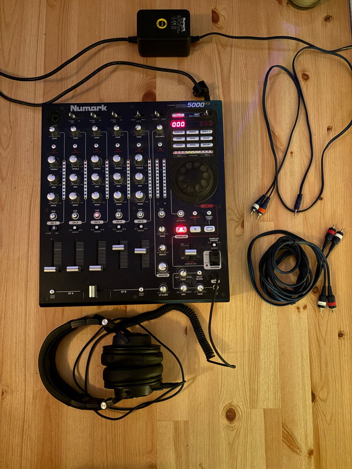 Numark 5000FX DJ Mixer met Hoofdtelefoon en Kabels, Ophalen of Verzenden, Gebruikt, 5 tot 10 kanalen, Microfooningang