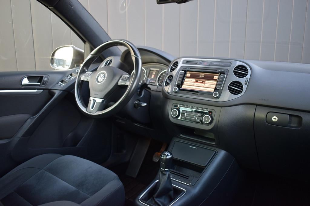 Volkswagen Tiguan 1.4 TSi Sport&Style Panoramadak | Alcantar, Voorwielaandrijving, 15 km/l, Gebruikt, 4 cilinders