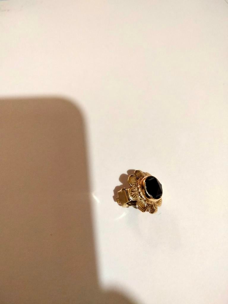 14K Gouden Oorbellen met rode  Steen, Sieraden, Tassen en Uiterlijk, Oorbellen, Gebruikt, Ophalen of Verzenden, Met edelsteen