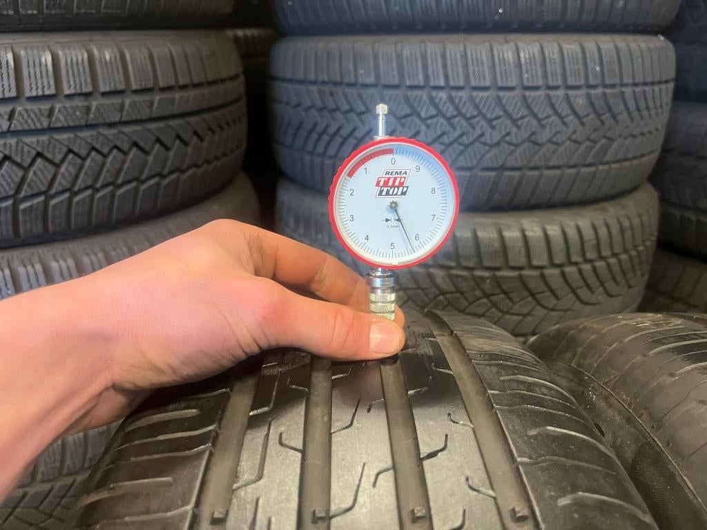 2x 225/60R18 Continental Zomerbanden, 18 inch, Gebruikt, Continental, Ophalen of Verzenden