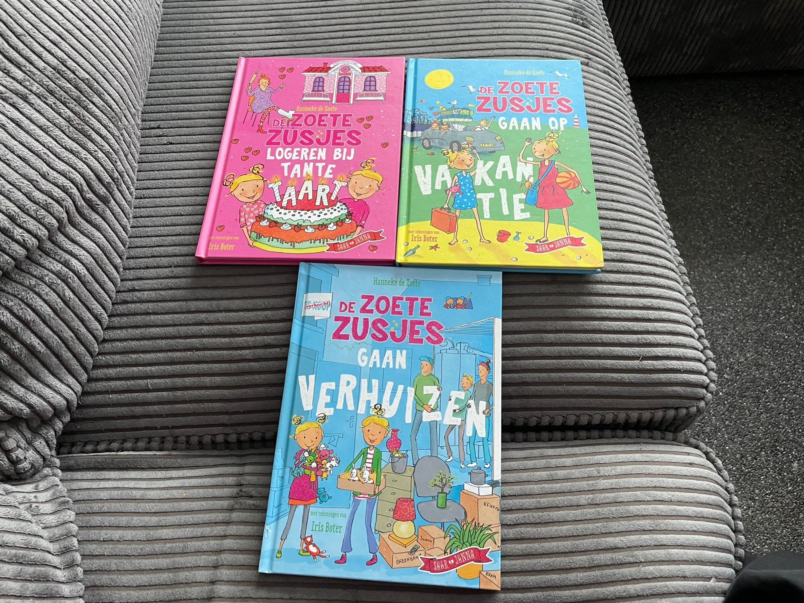 Hanneke de Zoete Zusjes logeren bij tante Taart vakantie, Fictie algemeen, Ophalen of Verzenden, Zo goed als nieuw, Hanneke de Zoete