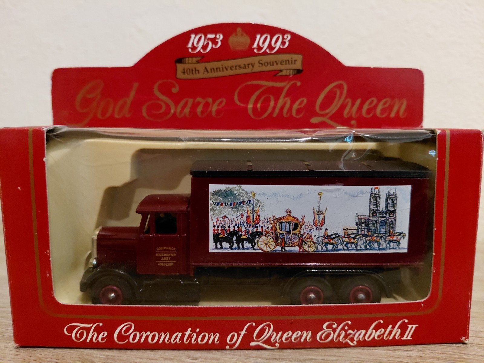'Queen Elizabeth II Kroning' Vrachtwagen, Overige merken, Verzenden, Zo goed als nieuw, Groter dan 1:32