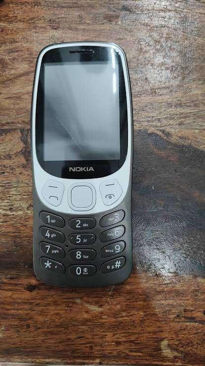 nokia 3210, Gebruikt, Zwart, Fysiek toetsenbord, 3 tot 6 megapixel