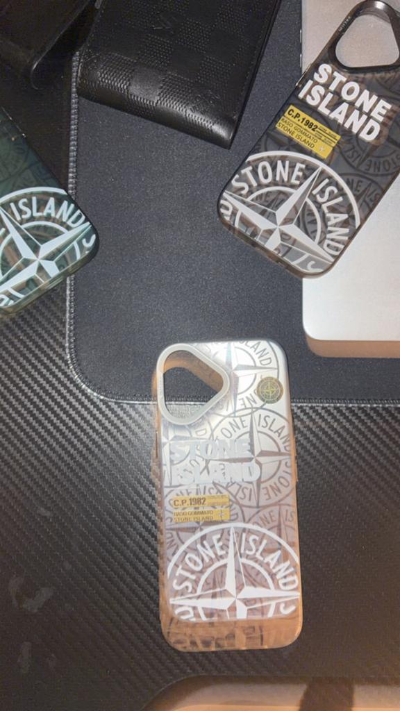 Stone Island hoesje voor iPhone 17/16, Kunststof, IPhone 17, Nieuw, Hoesje of Tasje