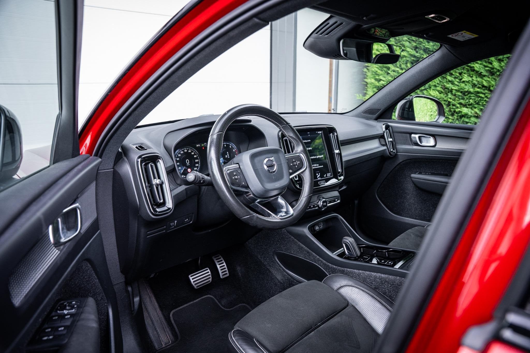 Volvo XC40 T4 2.0 190pk R-Design Trekhaak|Camera|ACC|Carplay, Auto's, Dealer onderhouden, 15 km/l, Euro 6, 1969 cc