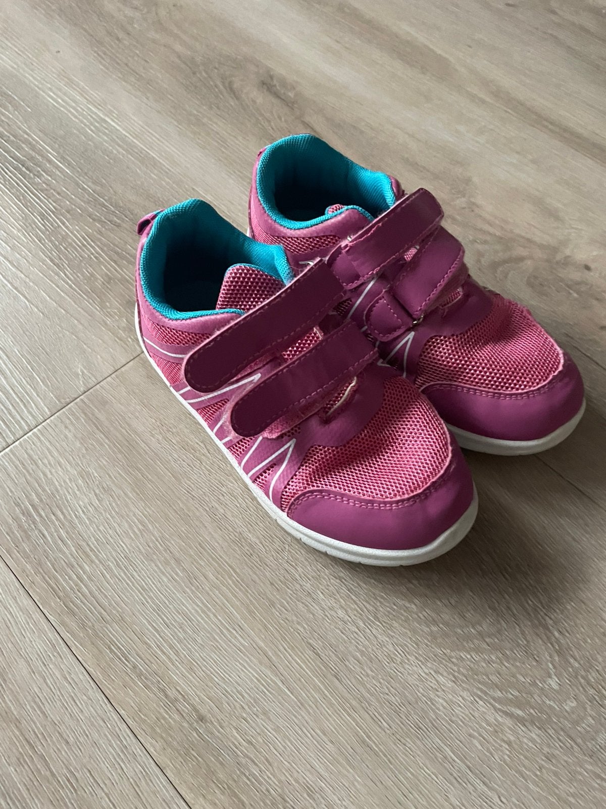 Gymschoenen, Kinderen en Baby's, Kinderkleding | Schoenen en Sokken, Ophalen, Zo goed als nieuw, Jongen of Meisje, Sportschoenen