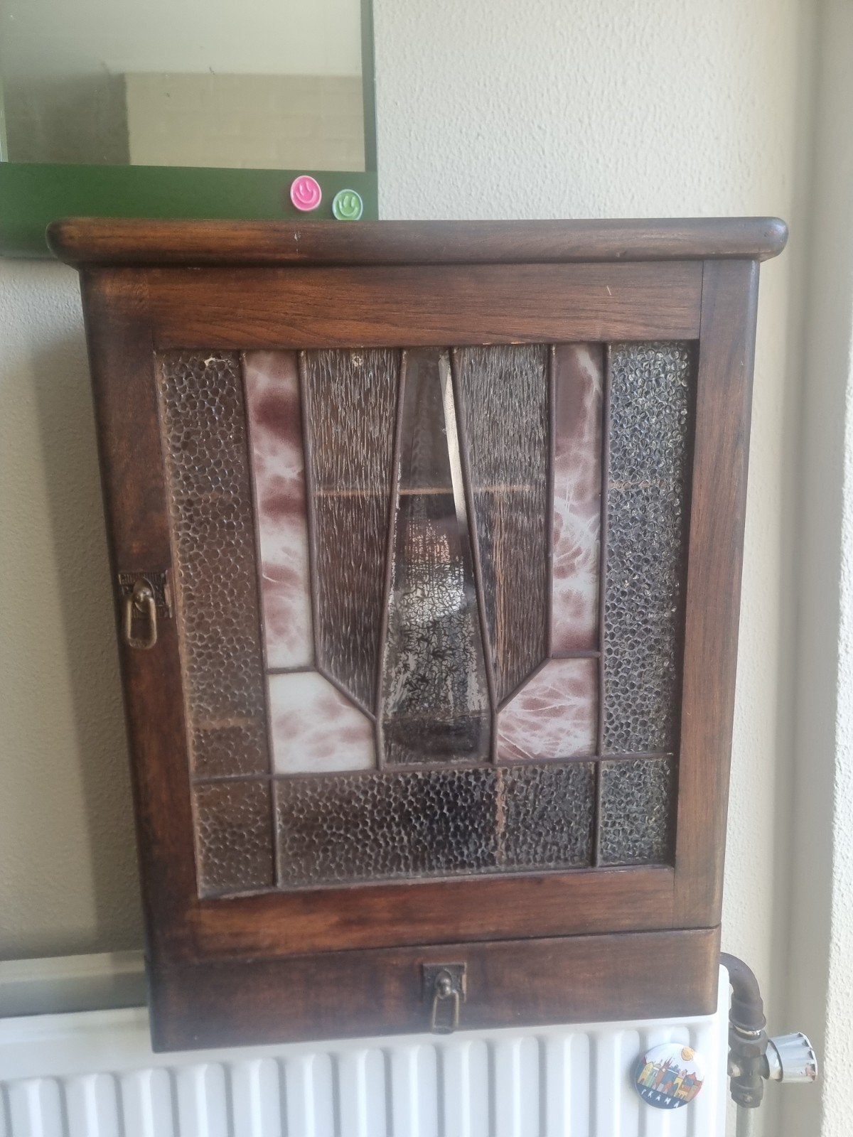 Vintage vitrinekastje met glas-in-lood en vakjes, Ophalen of Verzenden