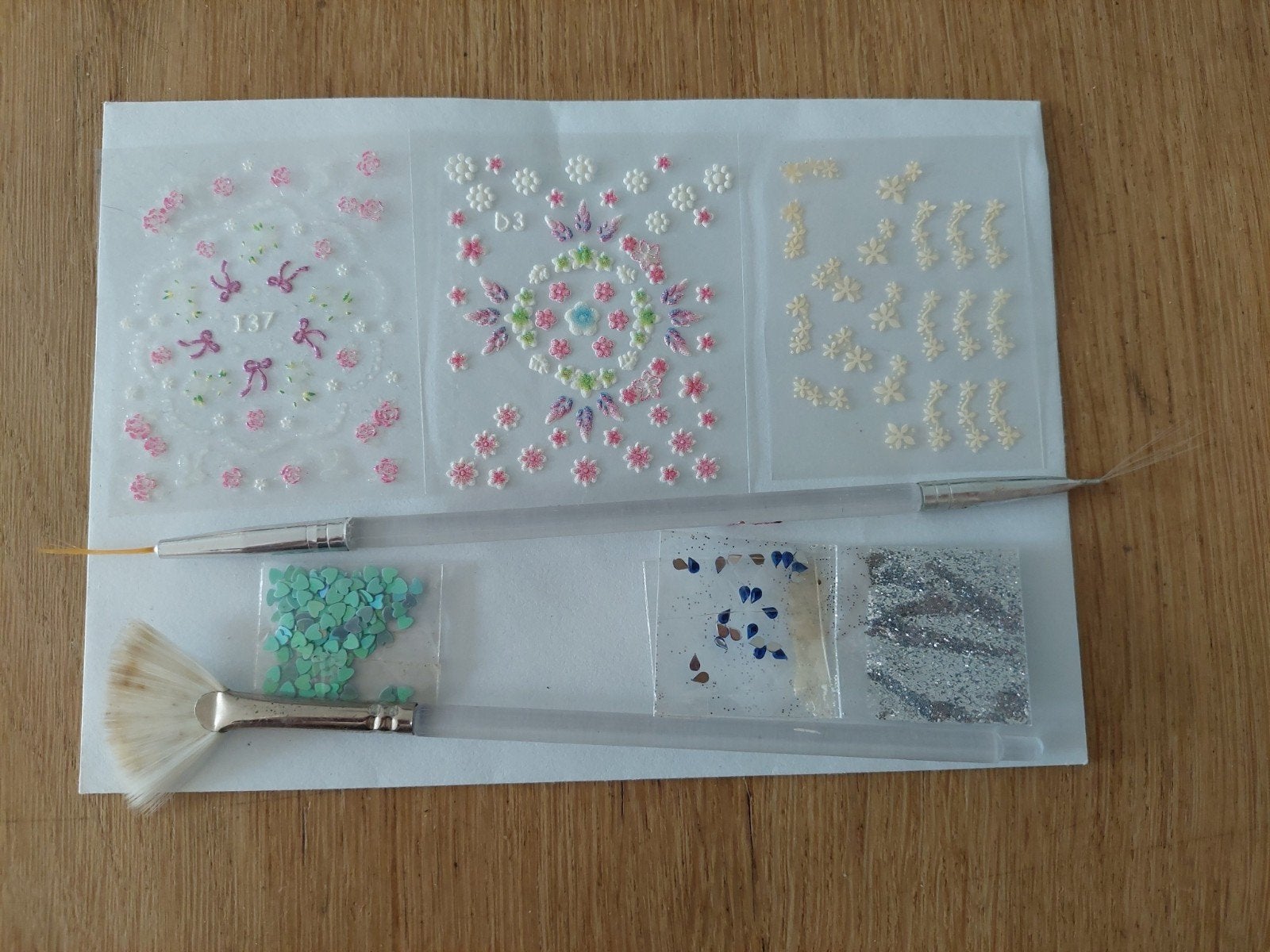 Nail art stickers, glitters en kwastje, Ophalen of Verzenden, Overige typen