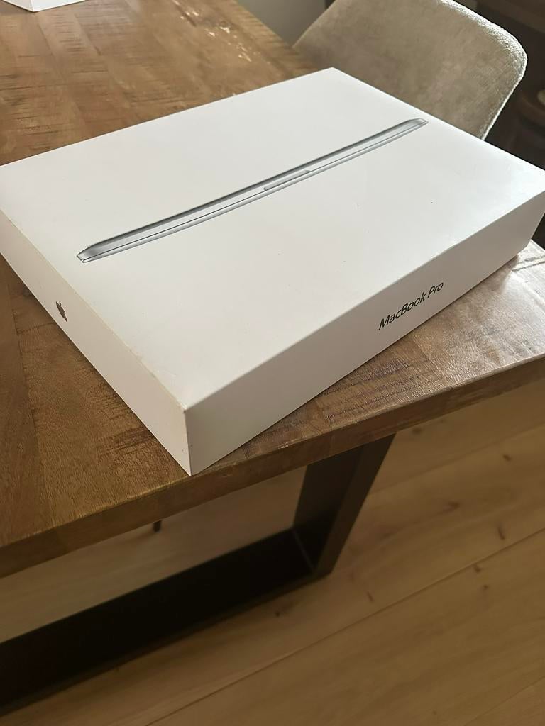 verpakking / doos Mac Pro 15 inch, Computers en Software, Apple iPads, Ophalen of Verzenden, Zo goed als nieuw