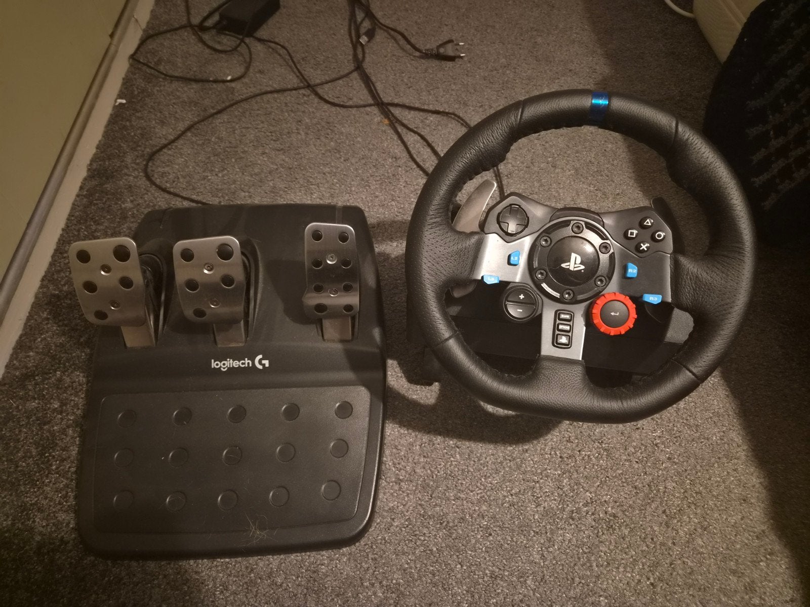 Logitech G29 racestuur met pedalen voor PS4/PS5/PC, Spelcomputers en Games, Ophalen, Zo goed als nieuw, Stuur of Pedalen, PlayStation 4
