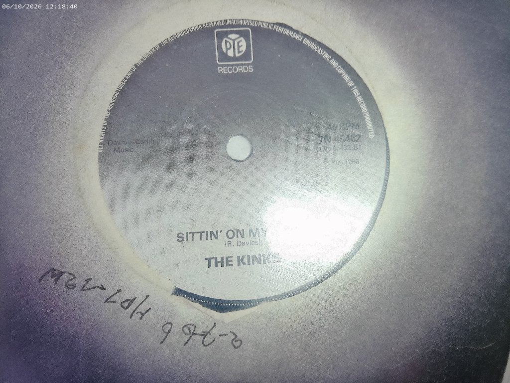The Kinks - Sunny Afternoon / sittin' on my sofa, Gebruikt, 7 inch, Ophalen of Verzenden, Complilatie