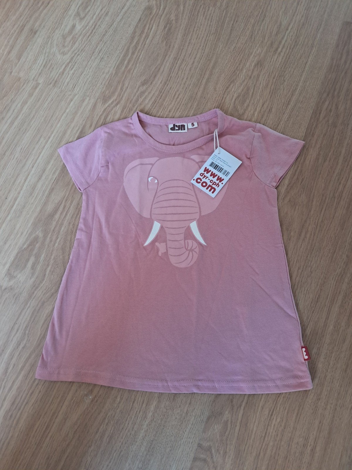 Roze Dyr T-shirt met olifant print, maat 5 110-116  nieuw, Jongen of Meisje, Nieuw, Ophalen of Verzenden, Dyr