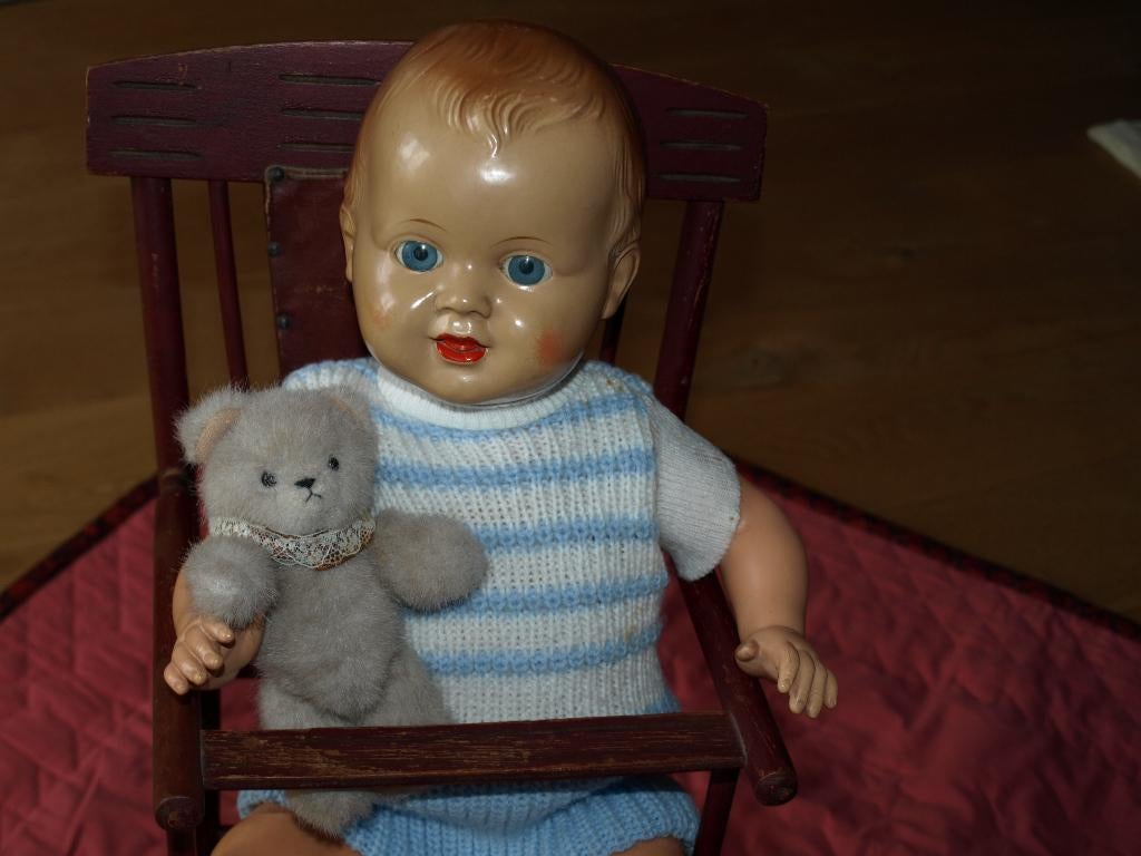 SCHATTIG ANTIEK BABY JONGETJE  EN WANDELWAGEN, Ophalen of Verzenden