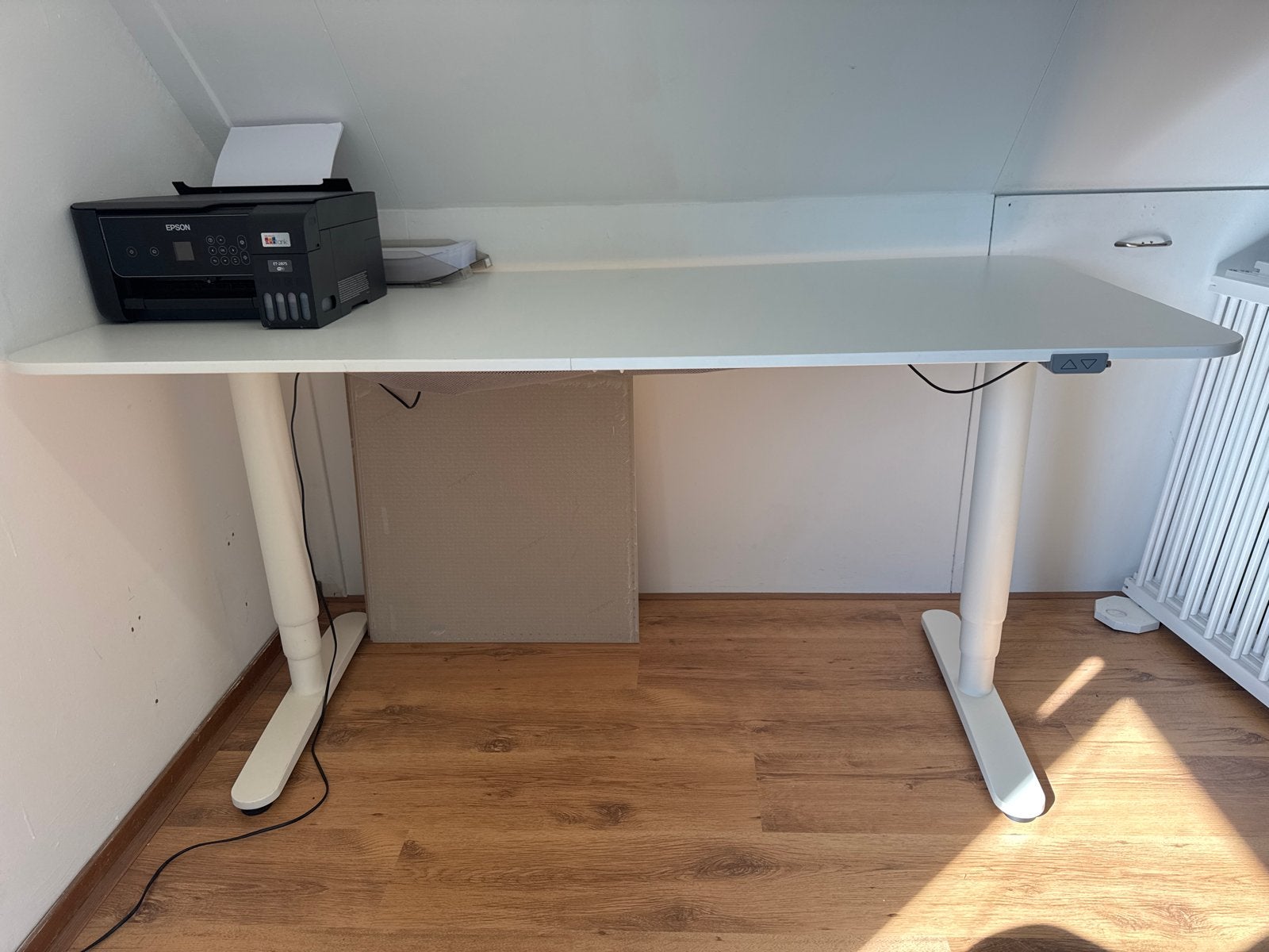 Ikea Bekant elektrisch bureau, Huis en Inrichting, Zit-sta bureau, Elektrisch, Spaanplaat of MDF, Ophalen of Verzenden