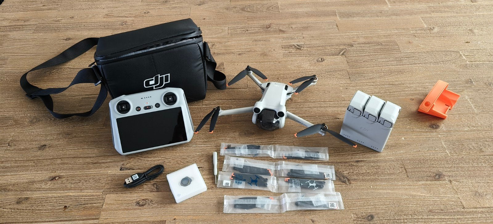 DJI Mini 3 Pro Fly More Combo met RC-controller, Audio, Tv en Foto, Drones, Ophalen, Cameradrone, 100 tot 1000 meter, 15 tot 30 minuten