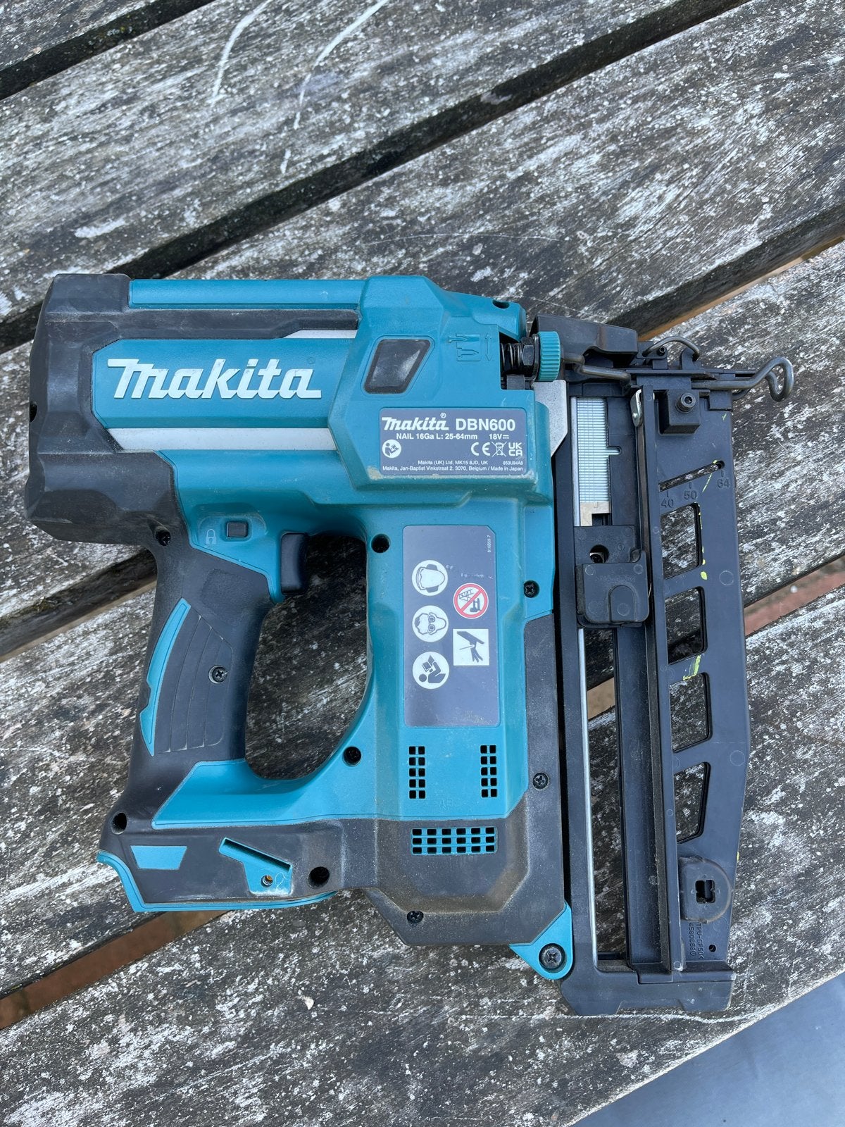 Makita DBN600 Accu tacker 18V, Verzenden, Gebruikt, Tacker/nietmachine, Makita