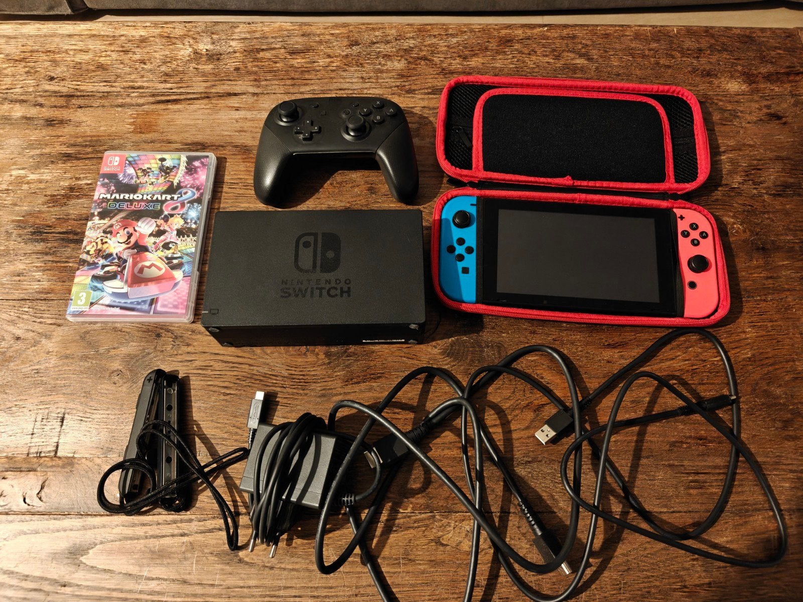 Nintendo Switch Console Bundle, Spelcomputers en Games, Spelcomputers | Nintendo Switch, Zo goed als nieuw, Switch Original, Met 2 controllers