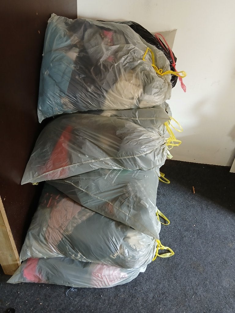 10 zakken uitgezochte kleding90 % dames, heel en schoon, Ophalen, Gedragen, Maat 38/40 (M)