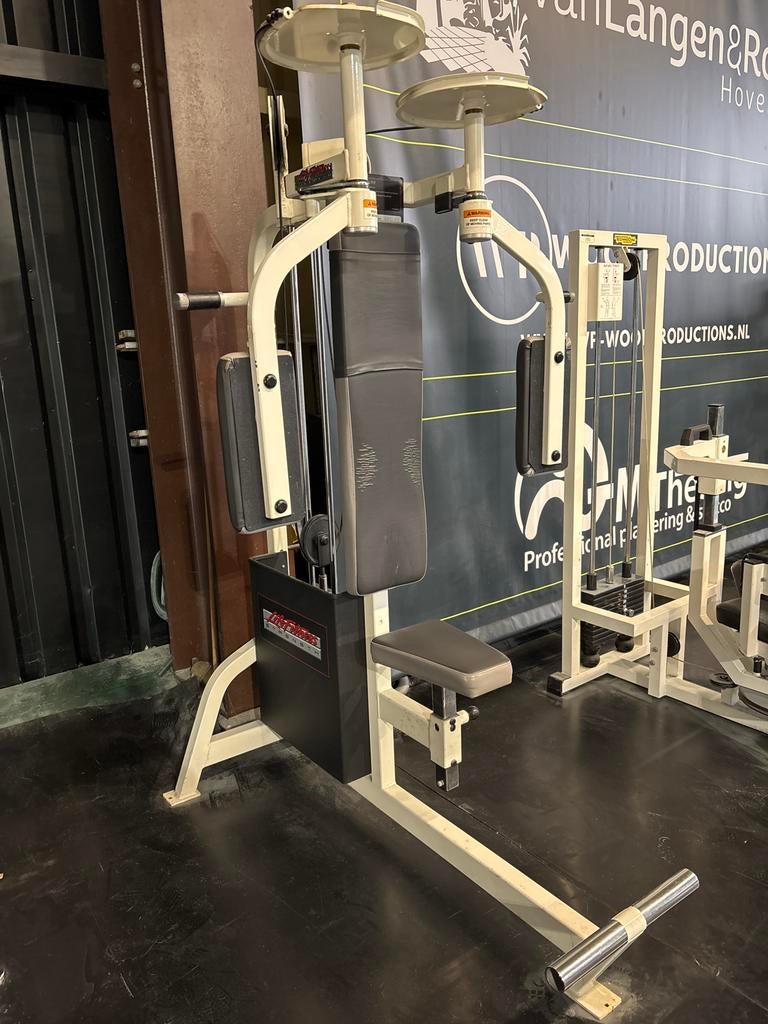 Life Fitness Pectoral Fly fitnessapparaat, Sport en Fitness, Ophalen of Verzenden, Gebruikt, Borst, Overige typen