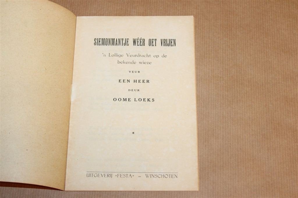 Siemonmantje Wéér Oet Vrijen — Gronings ca. 1943 Zeldzaam, Ophalen of Verzenden, Gelezen