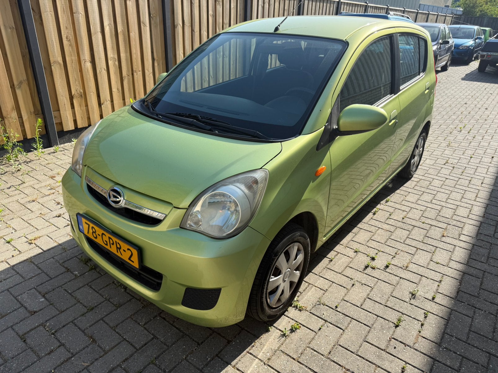 Daihatsu Cuore 1.0 | 5 Deurs | NAP | Airco | Apk 2027, Auto's, Voorwielaandrijving, 600 kg, Zwart, 18 €/maand