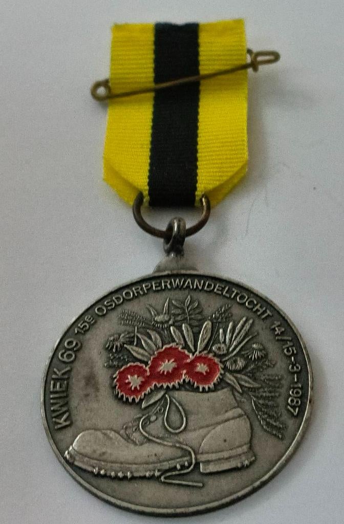 Wandelmedaille 15e kwiek 69 Osdorper wandeltocht 1987, Ophalen of Verzenden, Overige materialen, Nederland