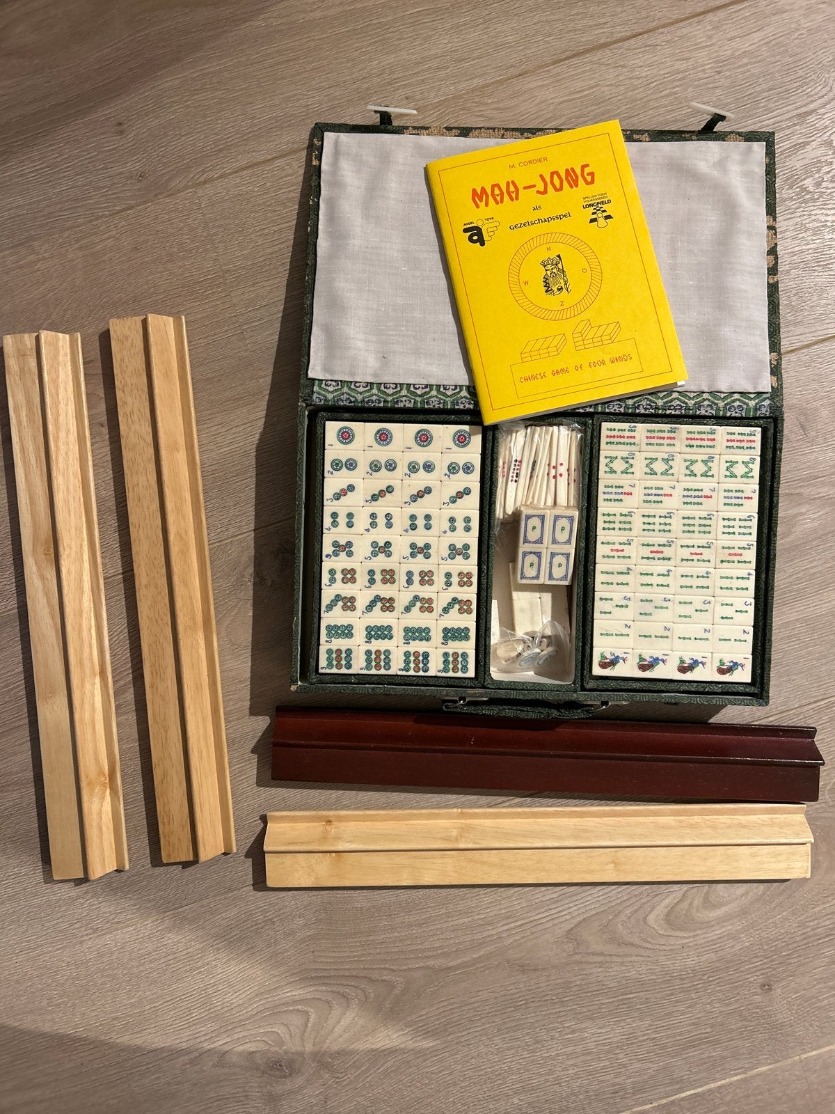 Vintage Mahjong spel in koffer met handleiding, Ophalen of Verzenden, Nieuw