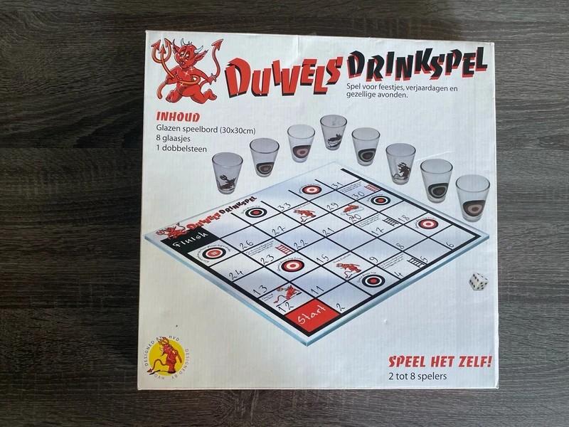 Duivels Drinkspel - Feestelijk Gezelschapsspel, Hobby en Vrije tijd, Gezelschapsspellen | Bordspellen, Vijf spelers of meer, Ophalen of Verzenden