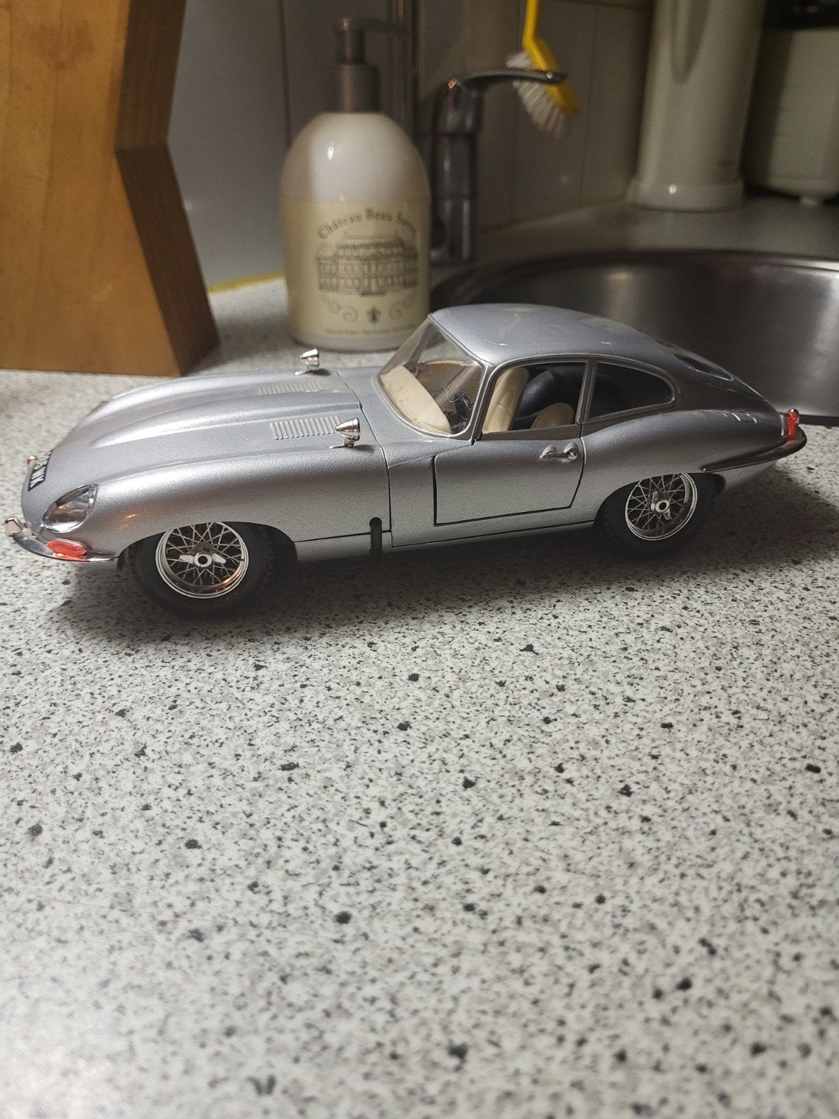 Burago Jaguar E-Type 1:18 modelauto - Nieuwstaat, Ophalen of Verzenden, Nieuw, Auto