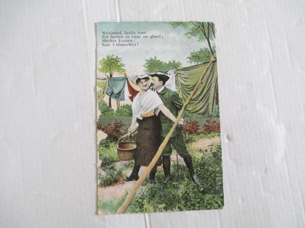 oude ansichtkaart stel in de tuin, Ophalen of Verzenden, Voor 1920, Gelopen