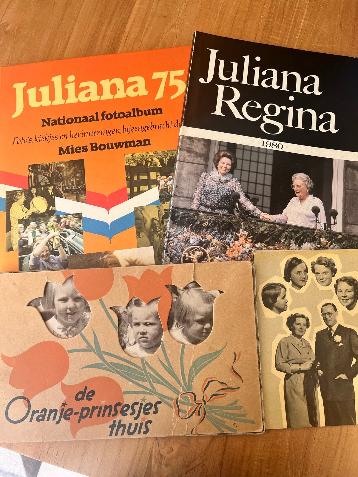 Juliana Boeken en Oranje-prinsesjes Thuis, Verzamelen, Ophalen, Gebruikt, Nederland, Tijdschrift of Boek
