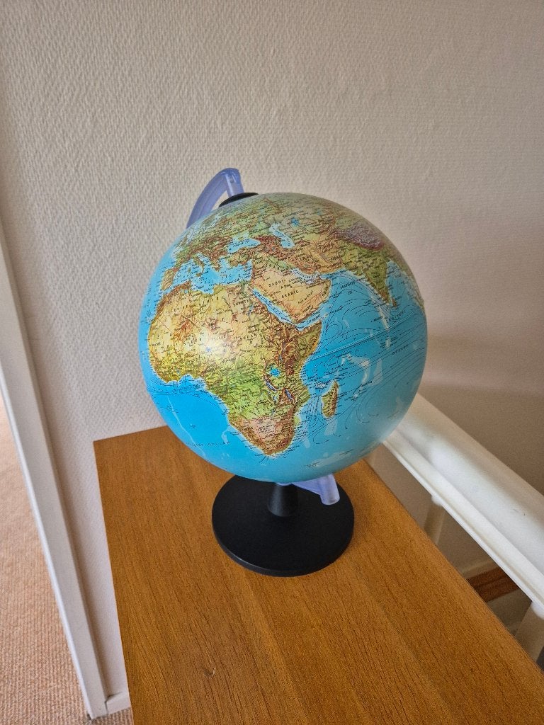 Wereldbol lamp, Ophalen, Zo goed als nieuw, Kunststof, Kinderwereldbol