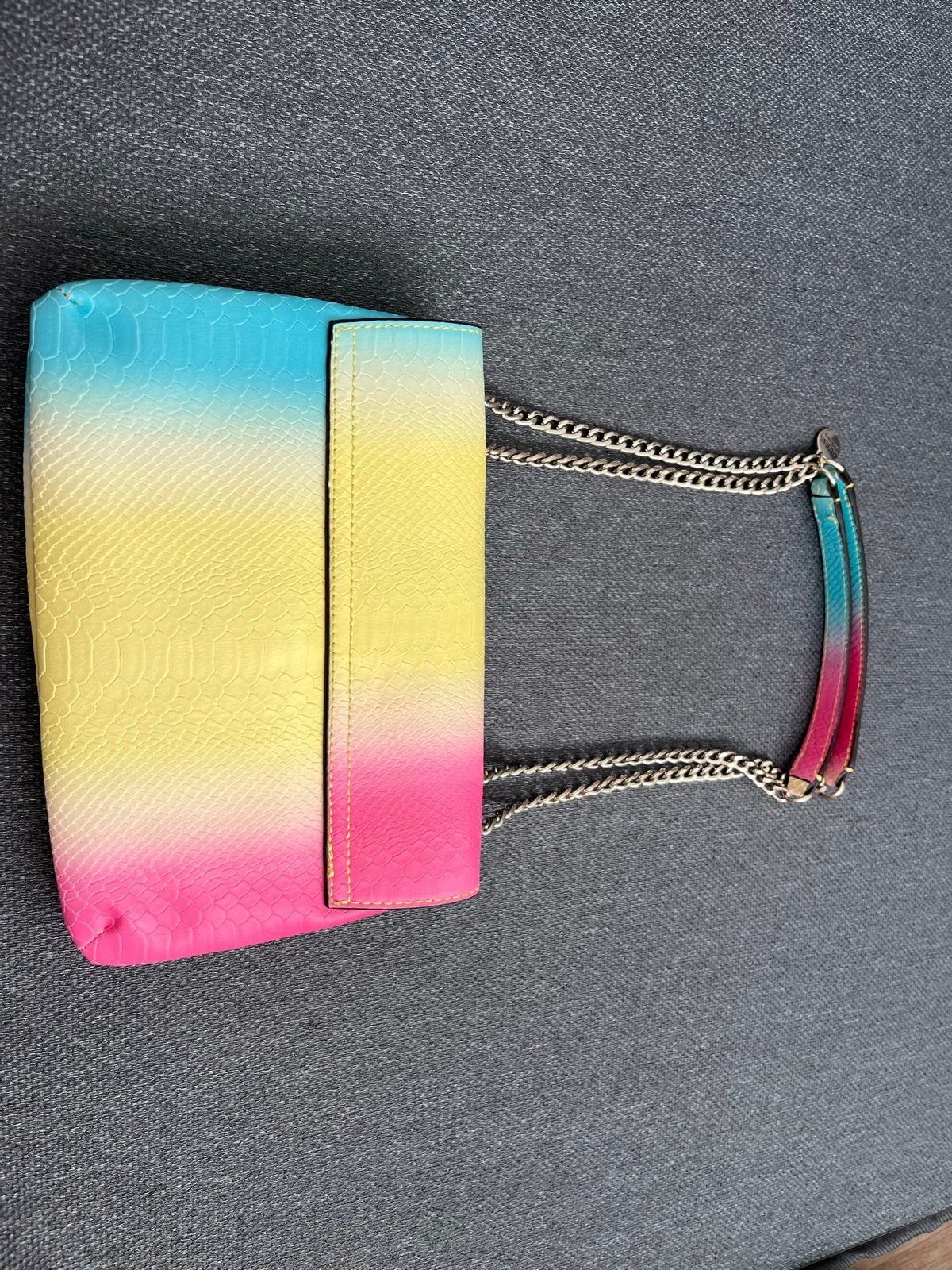 Guess Schoudertasje Regenboog Slangenprint, Ophalen of Verzenden, Zo goed als nieuw, Overige kleuren, Schoudertasje