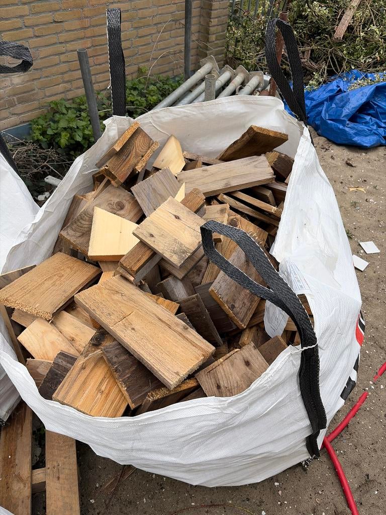Diverse houten reststukken in big bag, Doe-het-zelf en Verbouw, Hout en Planken, Ophalen, Gebruikt, Minder dan 25 mm, Overige typen