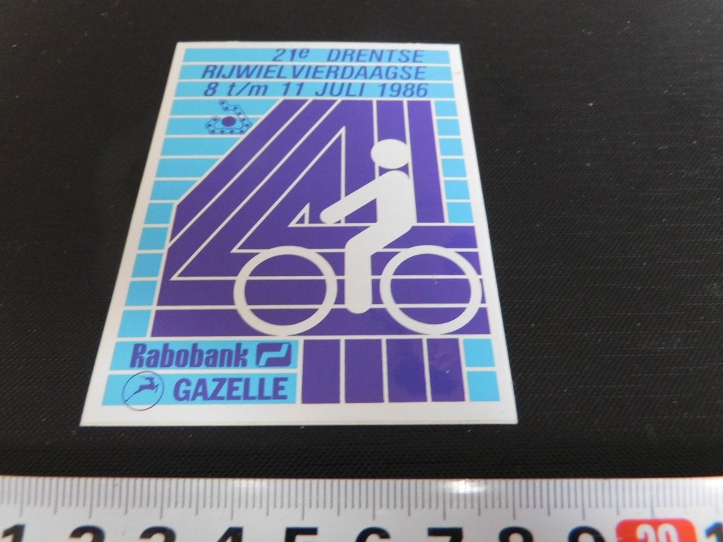 sticker 21e Drentse Rijwiel Vierdaagse 1986 Rabobank Gazelle, Ophalen of Verzenden, Zo goed als nieuw