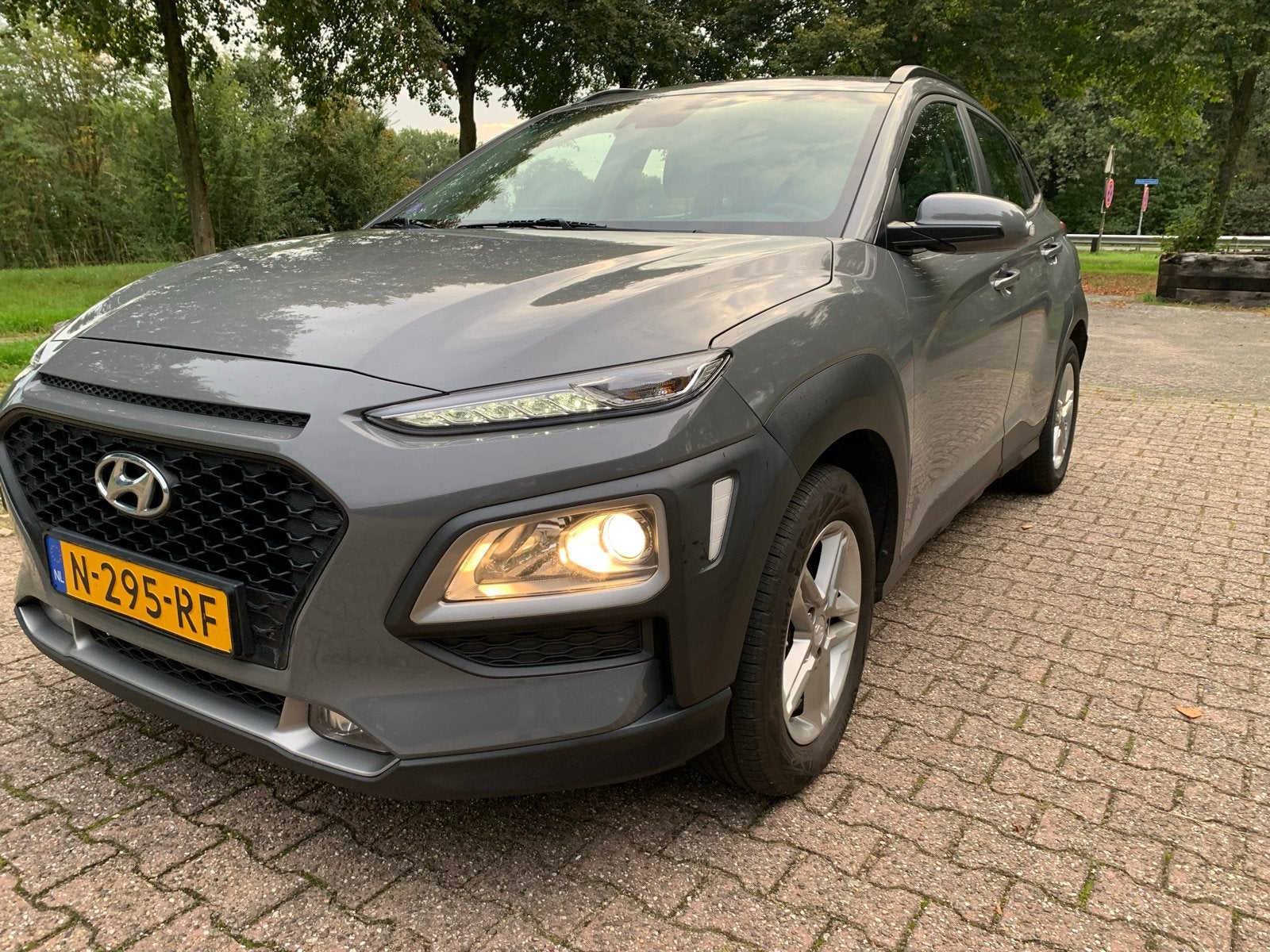 Foto 3 van Hyundai Kona 1.0 T-gdi 120pk 2WD 2020 Grijs inruil mogelijk