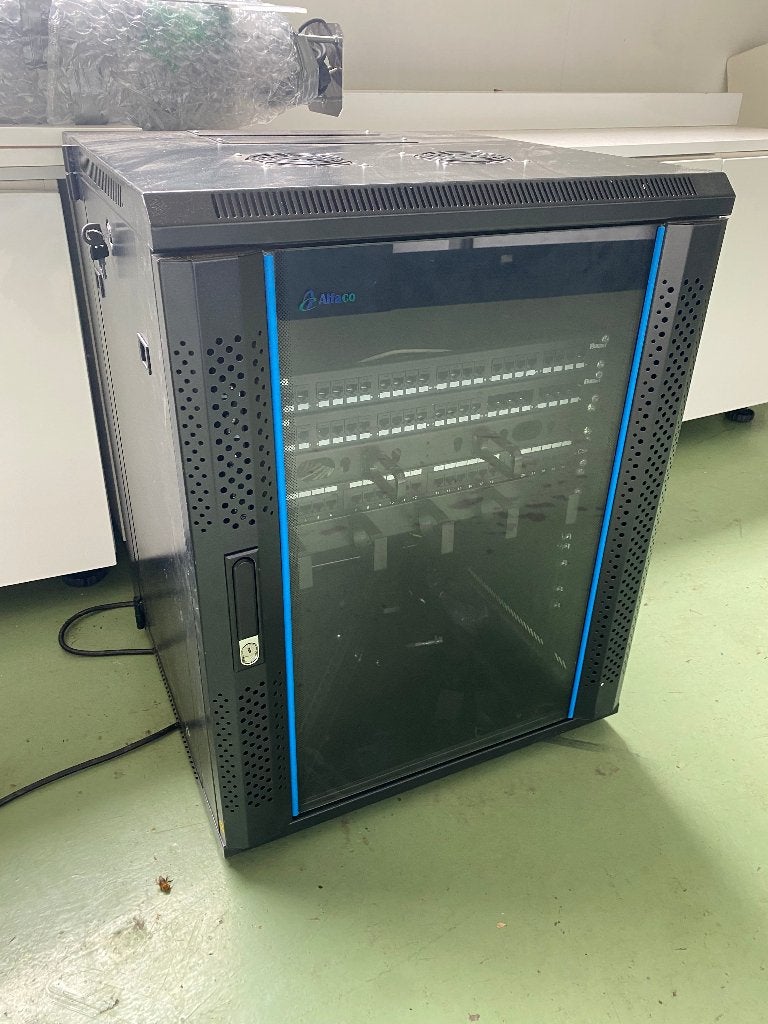 Grayle 15U Patchkast, Computers en Software, Serverkasten, Ophalen, Zo goed als nieuw, Glas