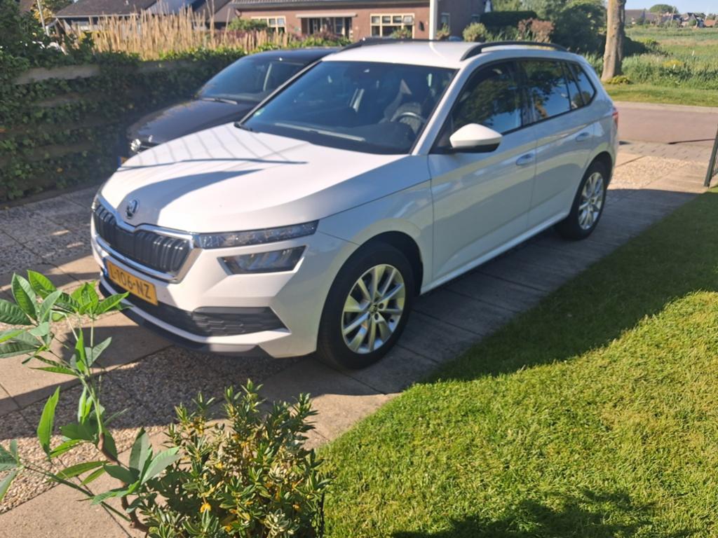 Skoda Kamiq 1.0 TSI Greentech 110pk 2021 Wit, Auto's, Skoda, Voorwielaandrijving, Origineel Nederlands, 1200 kg, Handgeschakeld