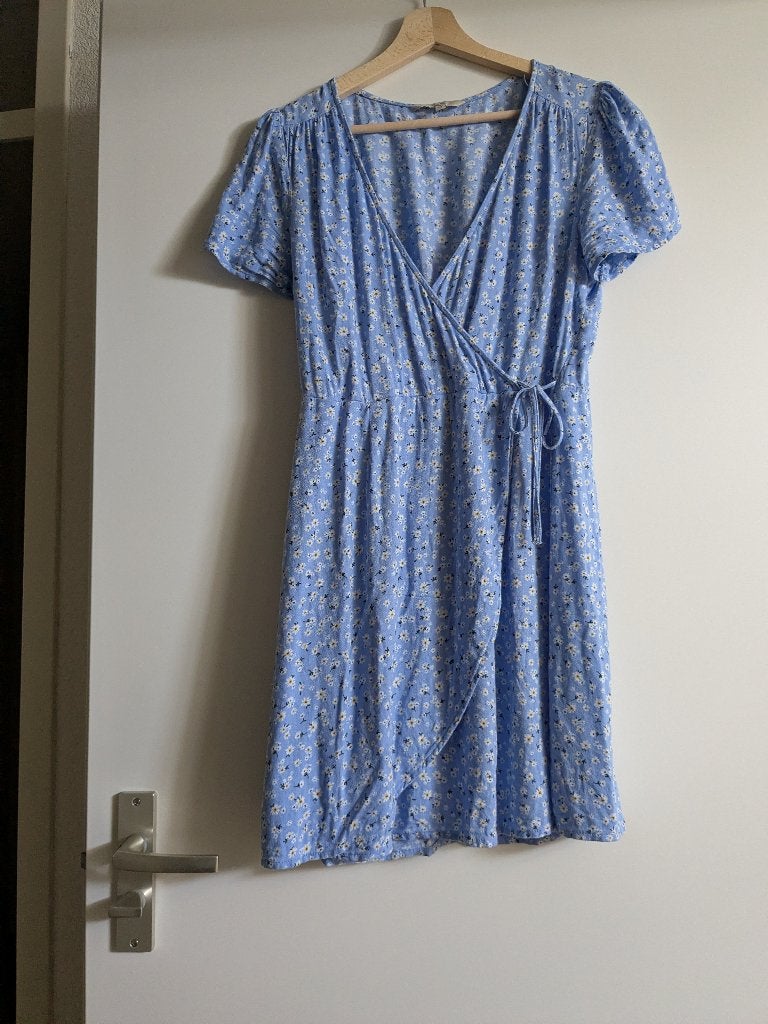 Zomerse wikkeljurk met bloemenprint, Maat 38/40 (M), Blauw, Ophalen of Verzenden, Zo goed als nieuw