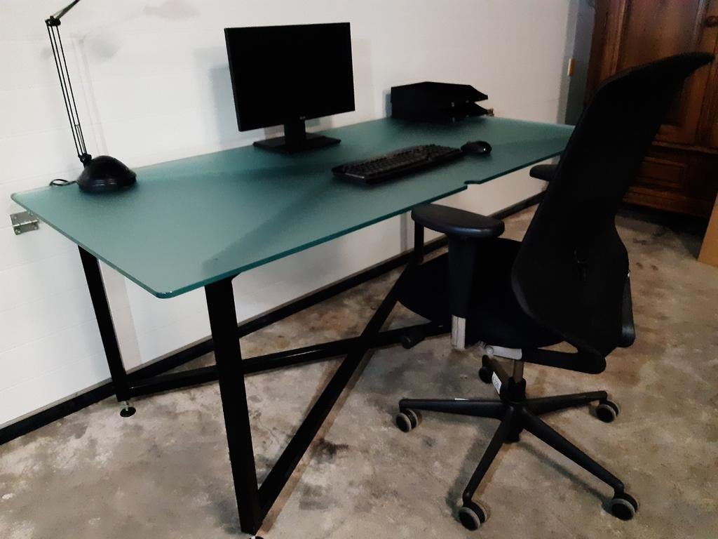 Bureau Industriële met glazen blad, Ophalen, Info@tommysmit.nl, Gebruikt, 180 cm
